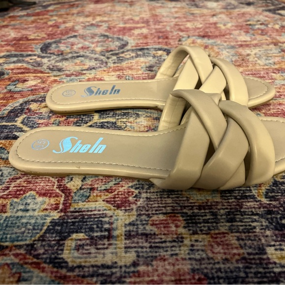 💥4/$20 BUNDLE 🆕NWOT Cream/Tan Women's Sandals Size 8.5 - Picture 4 of 6